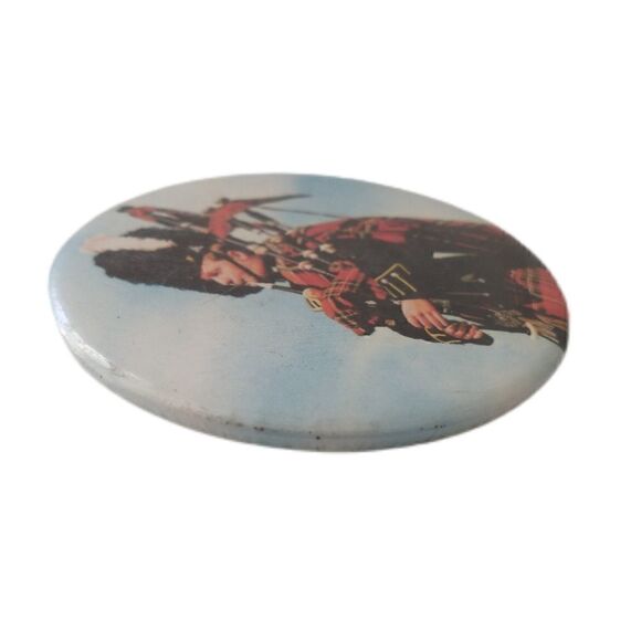 Vintage Scottish Bagpiper Refrigerator Magnet Fridge Scotland Souvenir Pinback. - Picture 4 of 16